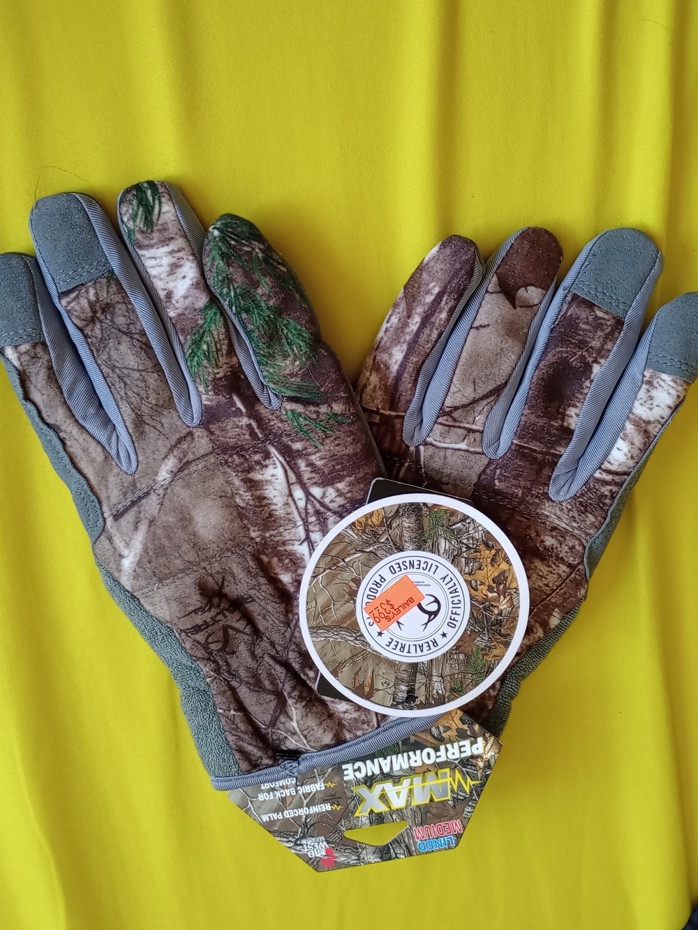 Realtree Camouflage Men's Hunting Gloves in Brown and Green
